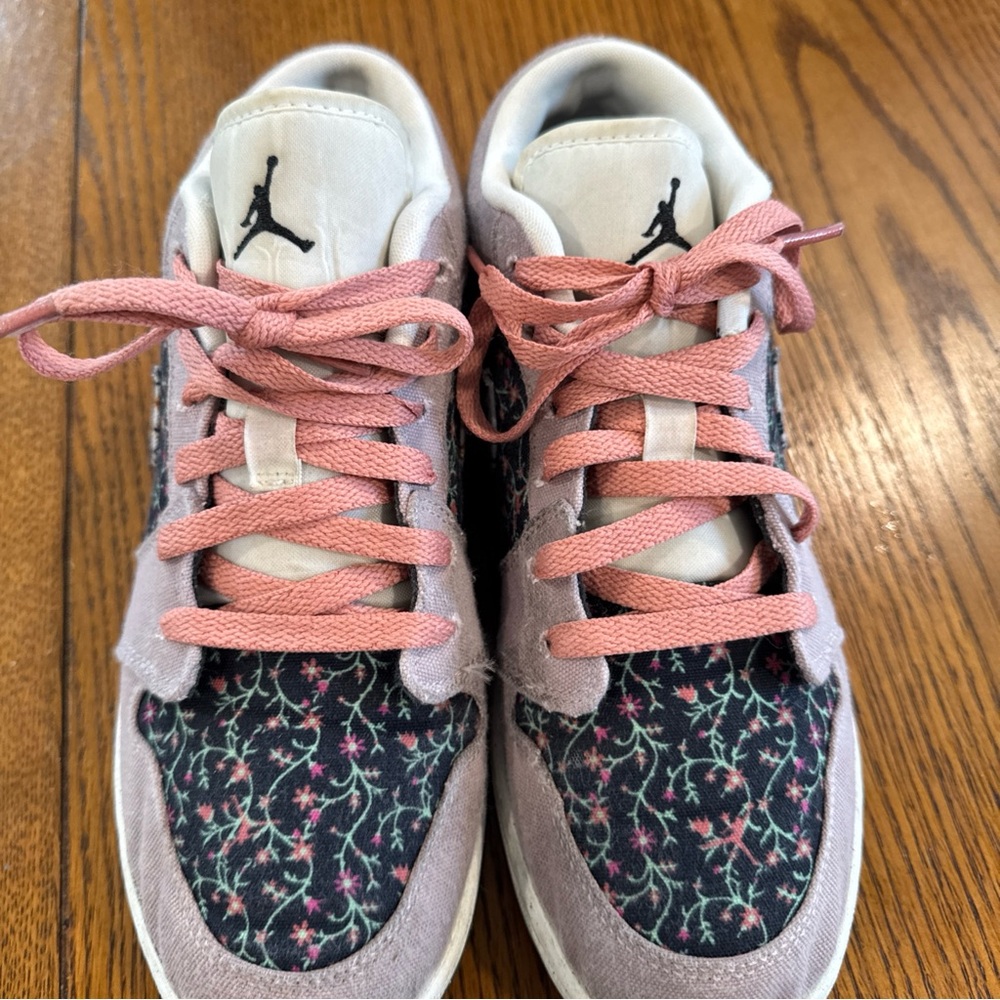 Jordan 1 Floral Pattern Sneakers with Pink Laces